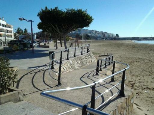 Primera Linea En Playa Sur. Plaza Constitucion Peniscola Luaran gambar