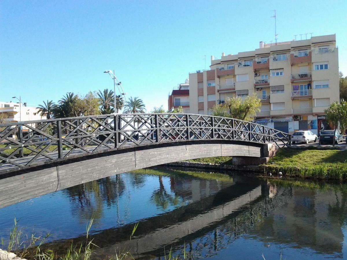 Primera Linea En Playa Sur. Plaza Constitucion Peniscola Luaran gambar